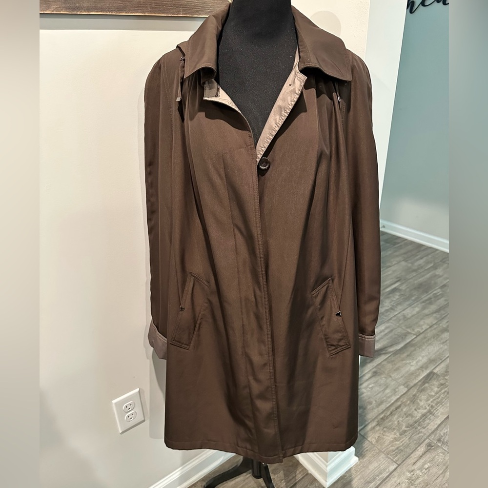 Gallery Woman Coat